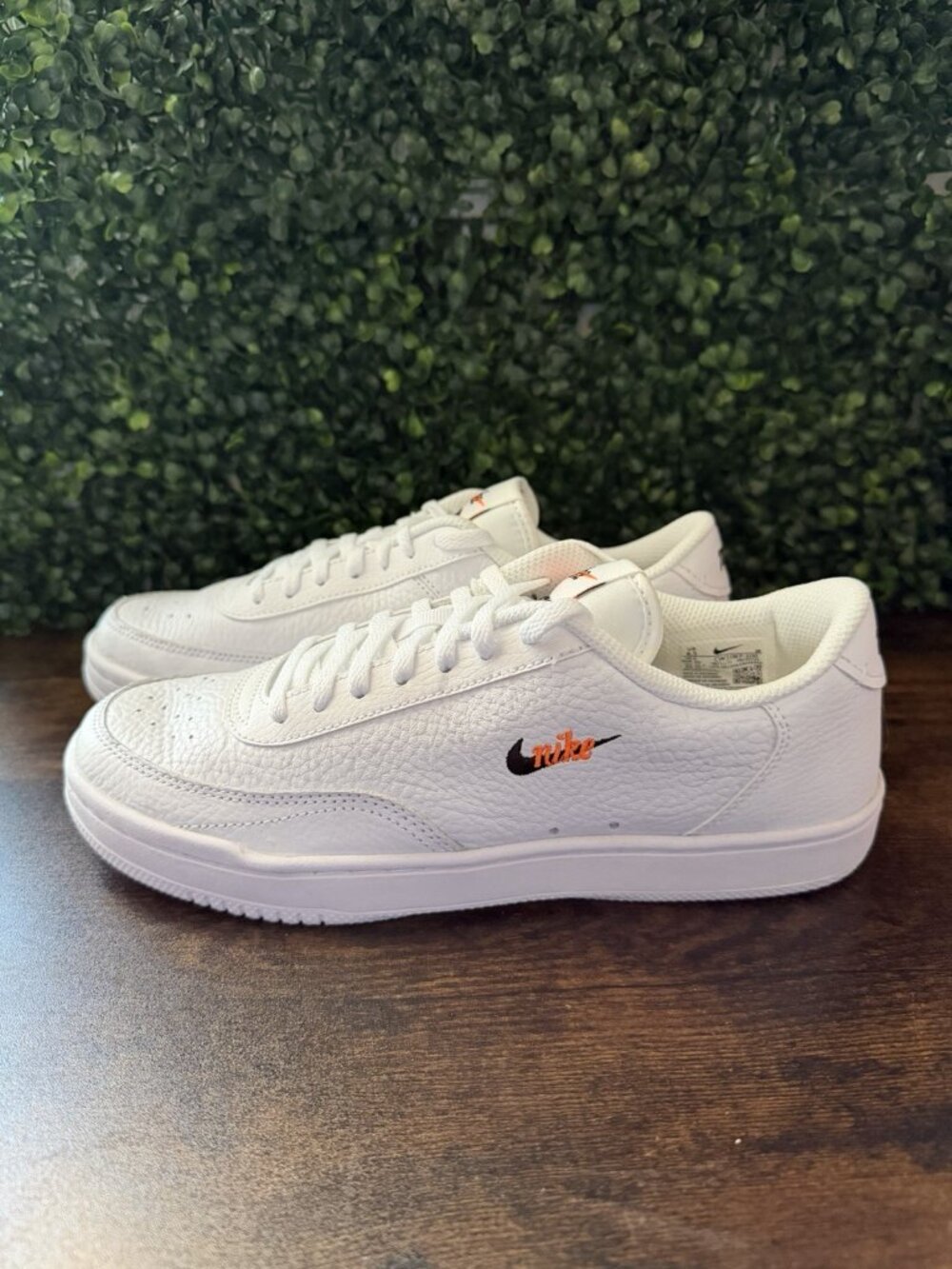 Nike Court Vintage Premium White Women Size 8.5 2020 tennis shoes CW1067-100